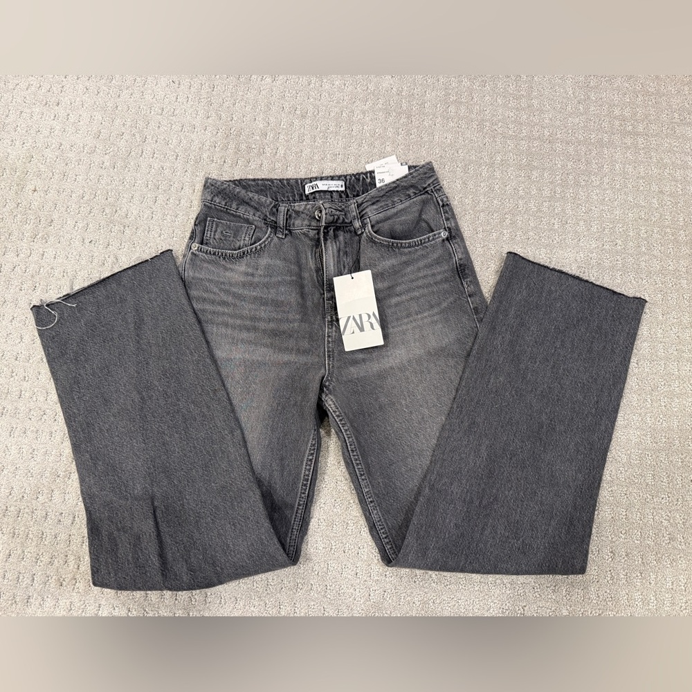 NWT! Zara Women’s Grey Denim Straight Fit Jeans